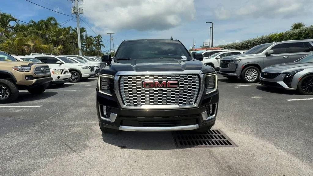 Used 2022 Onyx Black GMC Denali image 3