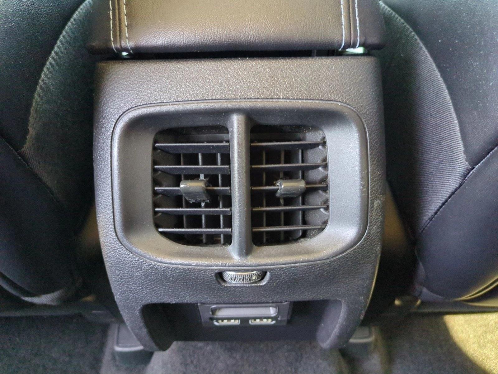 Used 2019 Diamond Black Crystal Pearlcoat Jeep Latitude Plus image 16