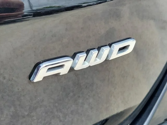 Used 2024 Black Ford SEL image 33