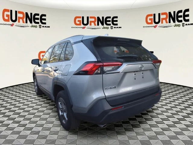 Used 2023  Toyota XLE image 6