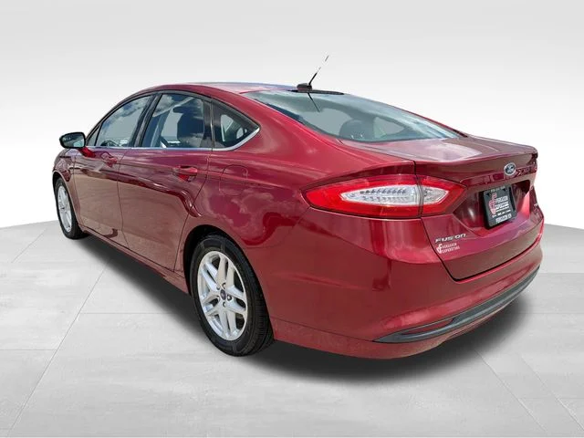 Used 2014 Red Ford SE image 5