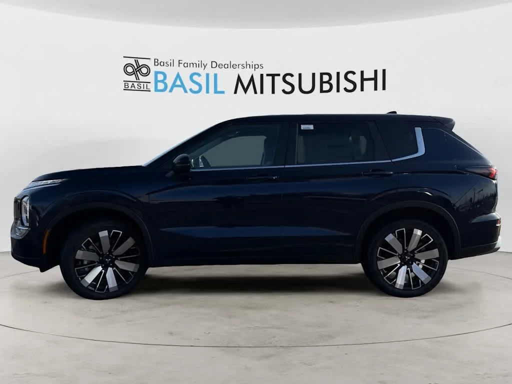 New 2026 Cosmic Blue Metallic Mitsubishi SE image 6