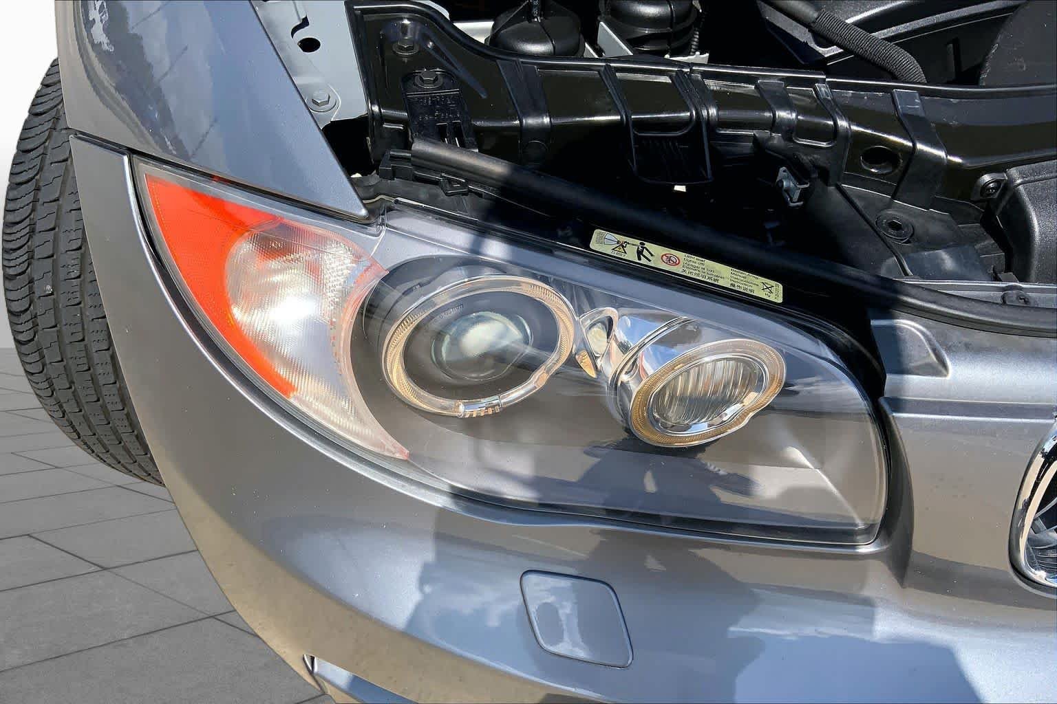 Used 2009 Alpine White BMW 135i image 23