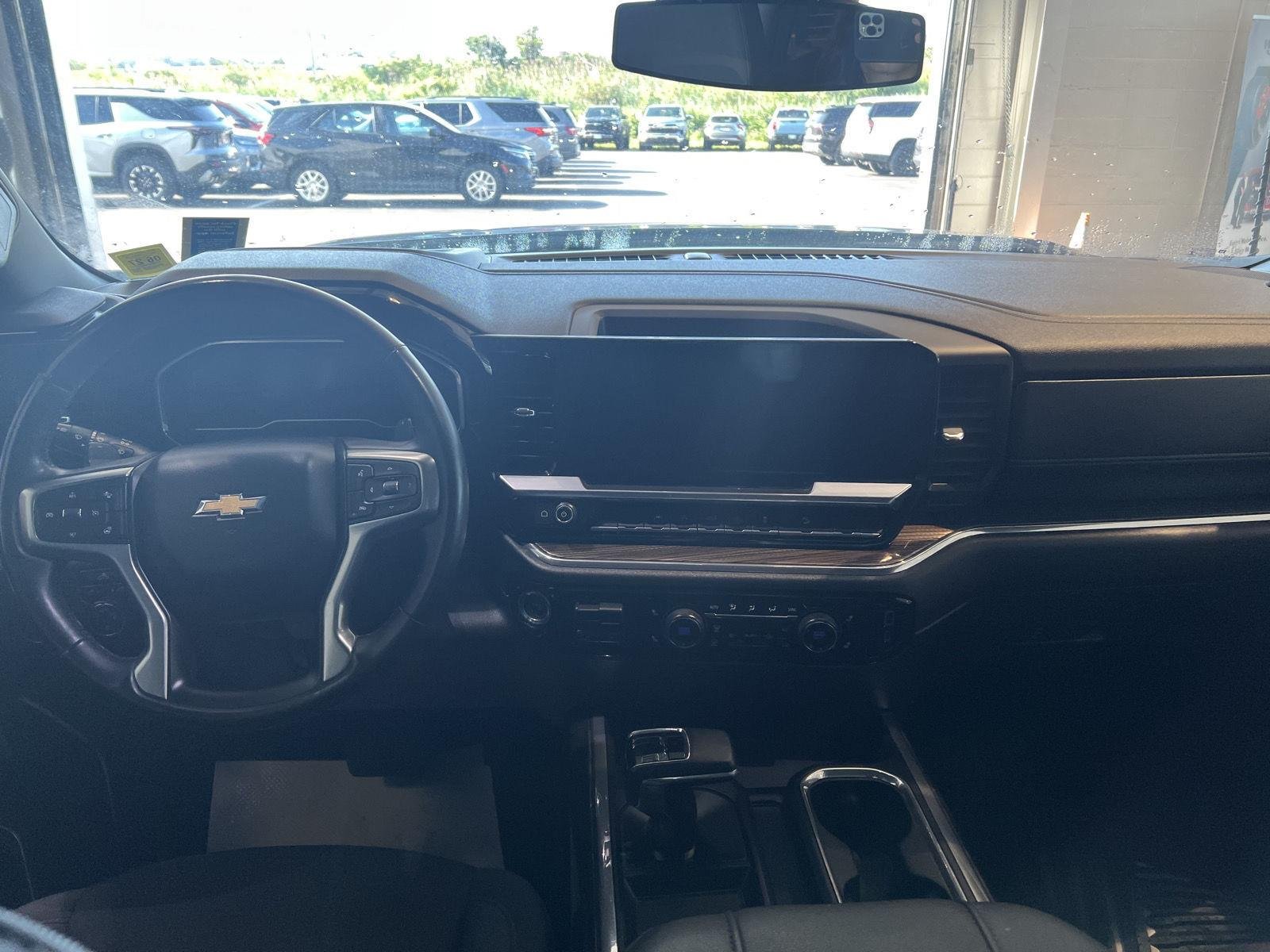 Used 2023 Northsky Blue Metallic Chevrolet LT image 18