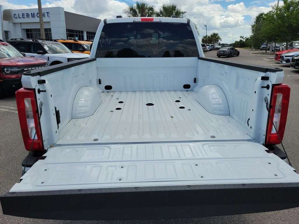 New 2026 Oxford White Ford F-350® XL image 9