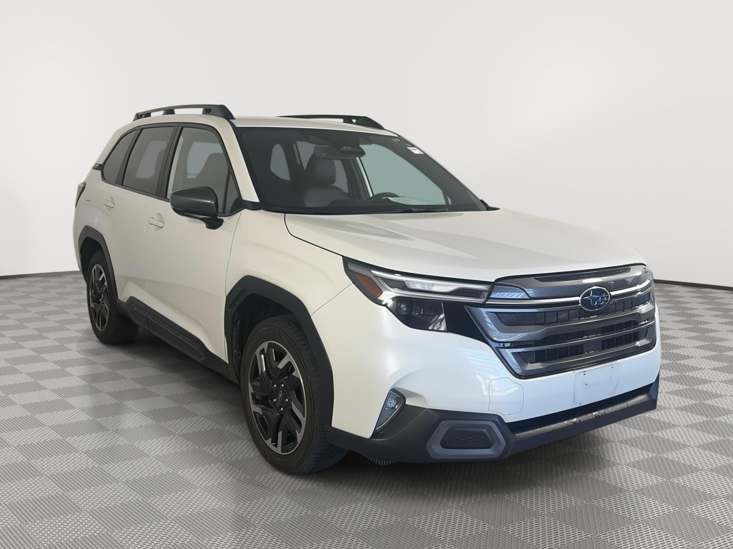 Certified Used 2025 Crystal White Pearl Subaru Limited image 1
