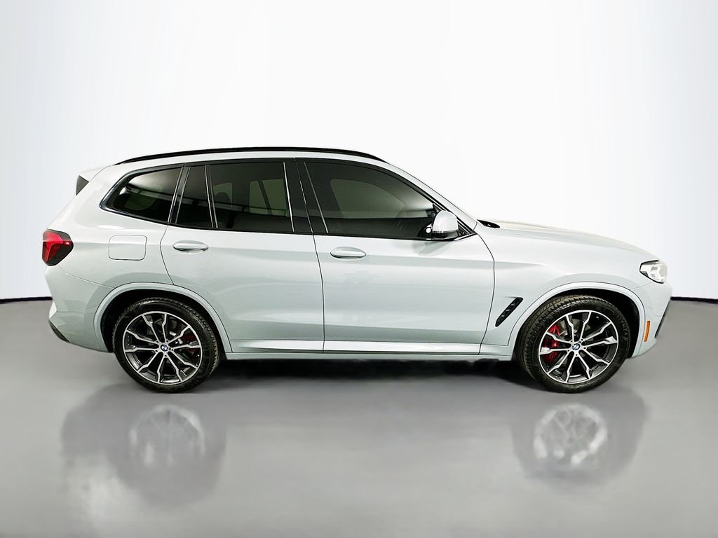 Used 2022 Gray BMW sDrive30i image 4