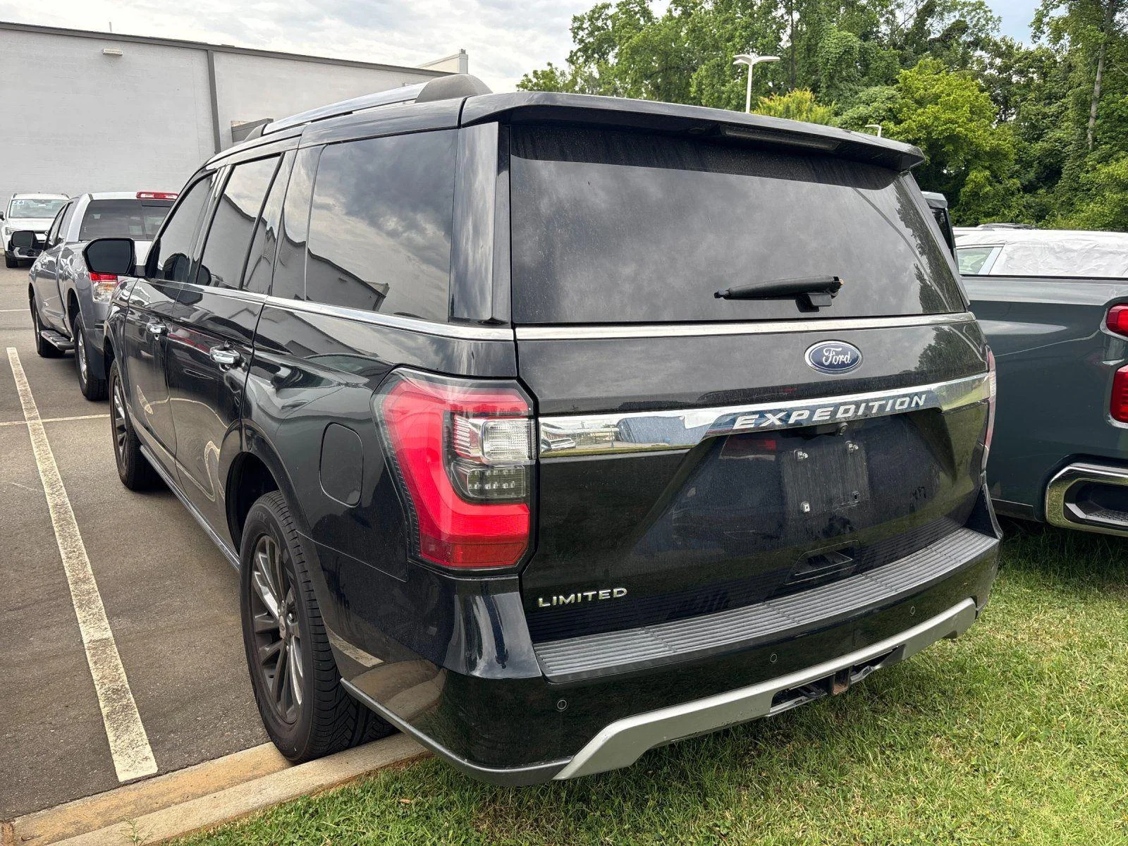 Used 2020 Agate Black FORD LIMI image 3