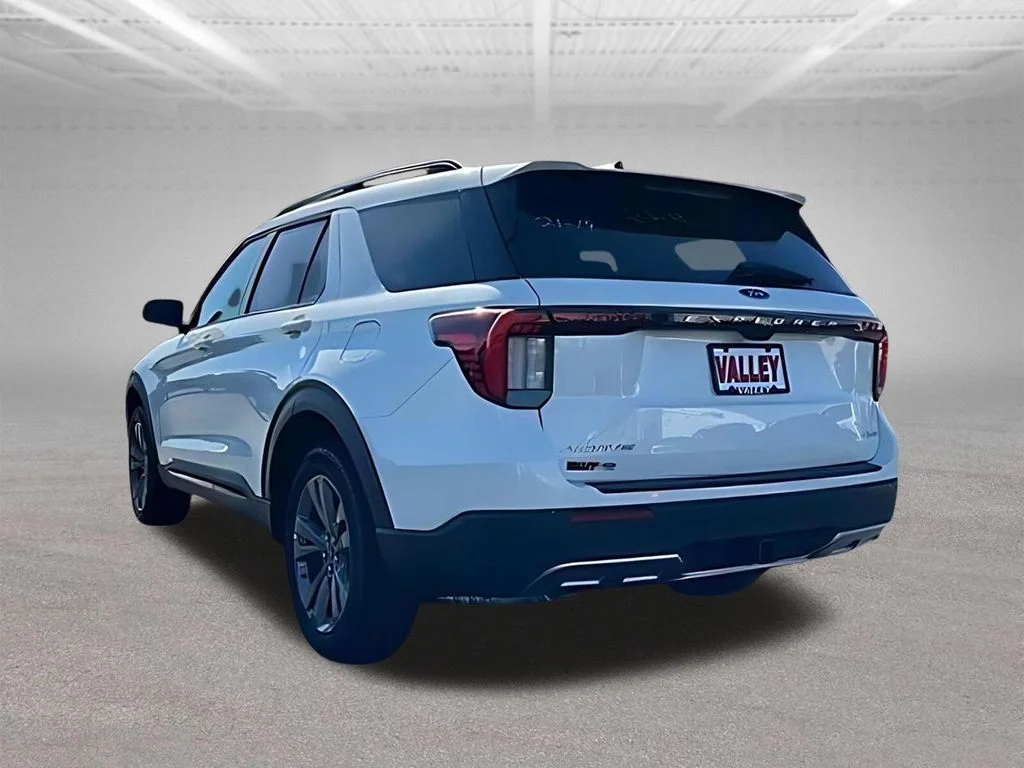 New 2026 Star White Metallic Tri-Coat Ford Active image 7