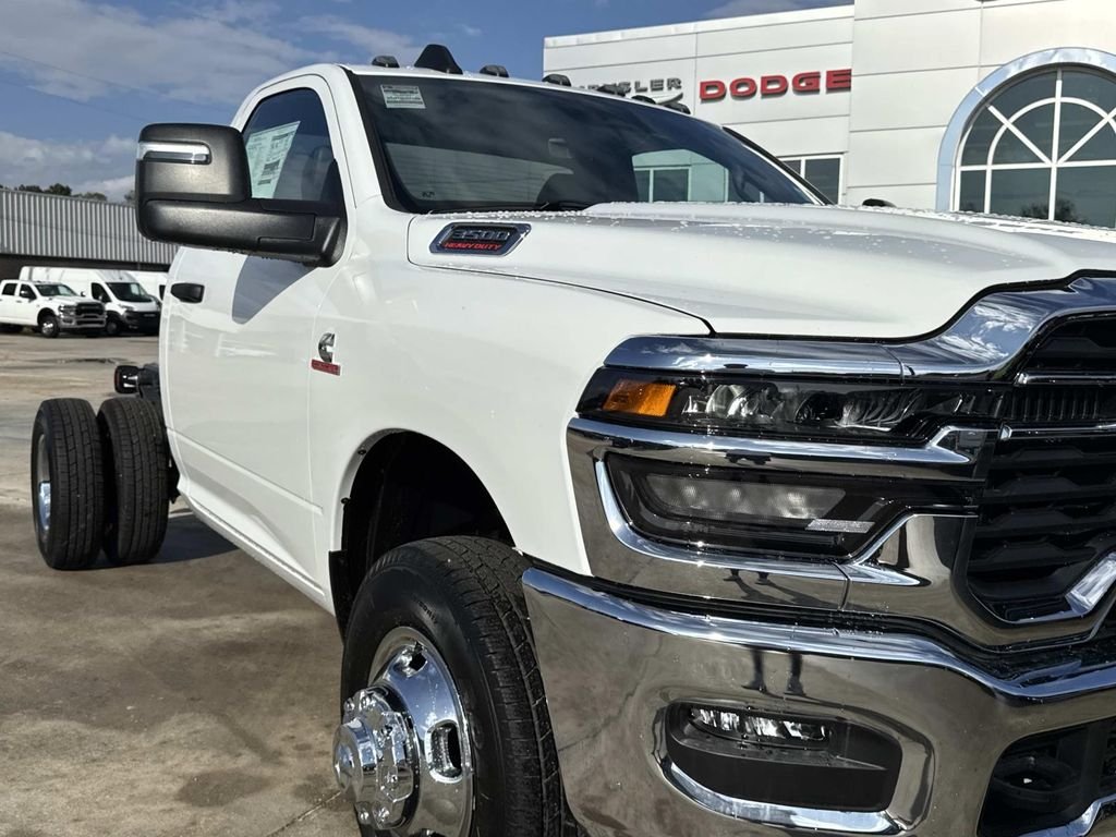 2026 RAM 3500 Chassis Tradesman - Photo 19