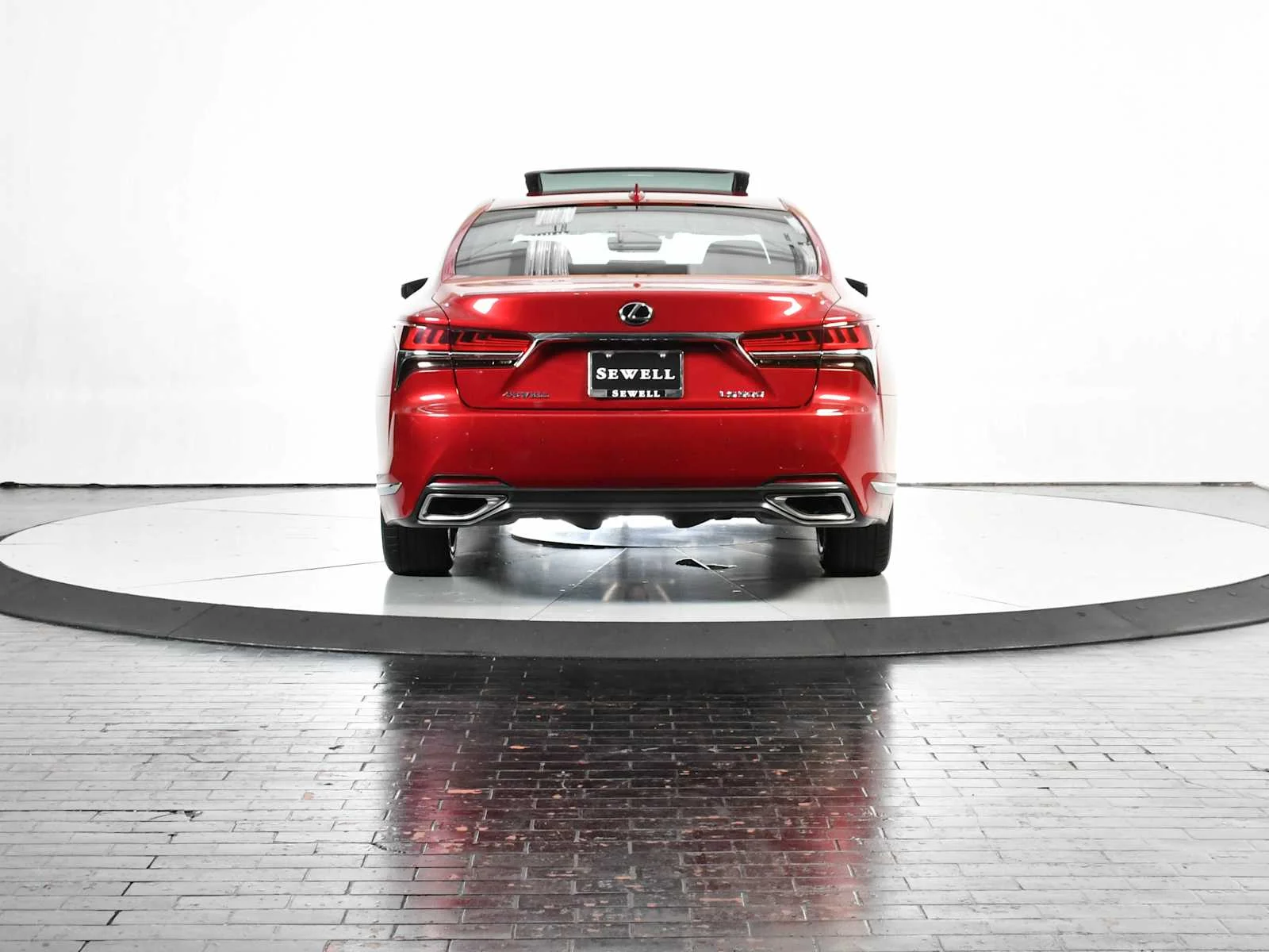 Used 2018 Matador Red Mica Lexus  image 5