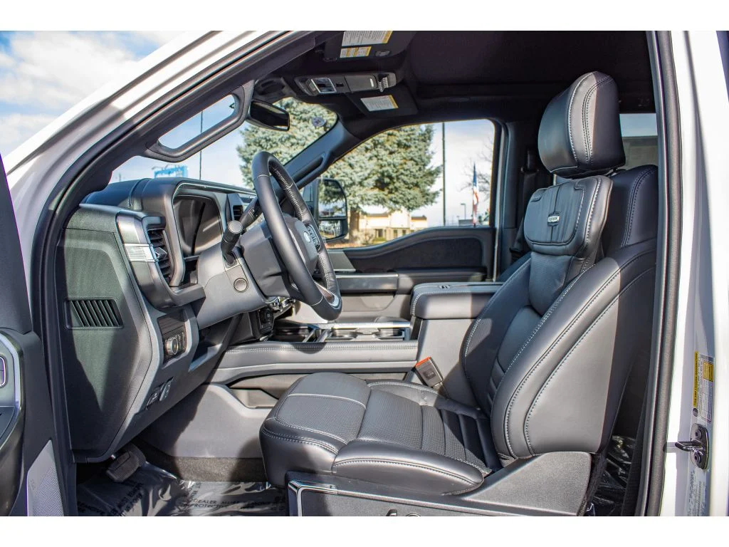 New 2026 Star White Metallic Tri-Coat Ford F-350® Platinum® image 14
