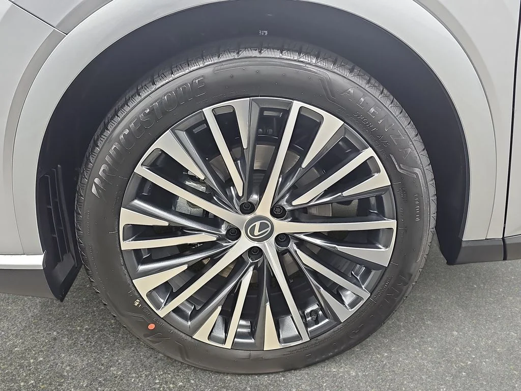 New 2026 Iridium Lexus PREMIUM PLUS image 31