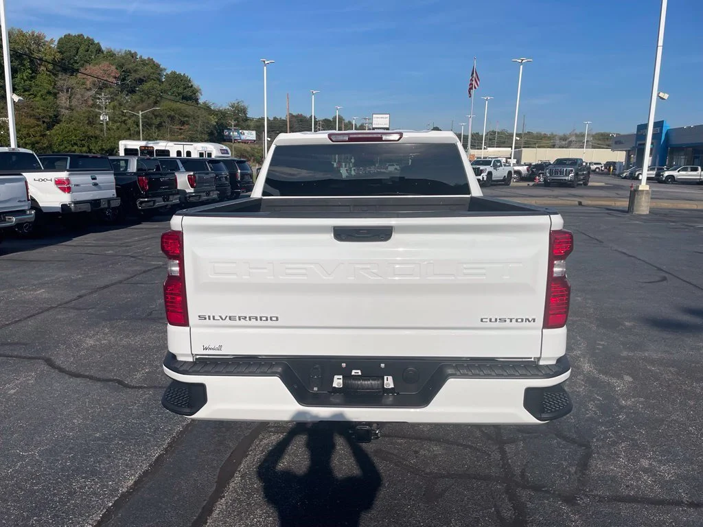 Used 2023 SUMMIT WHITE Chevrolet Custom image 7