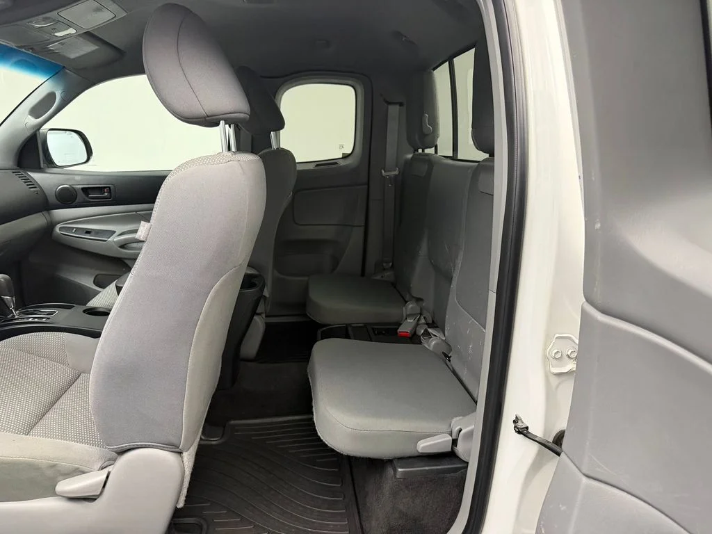 Used 2014 Super White Toyota Base V6 (A5) image 12