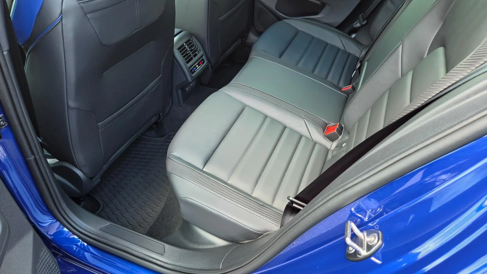 New 2026 Lapiz Blue Metallic Volkswagen  image 51