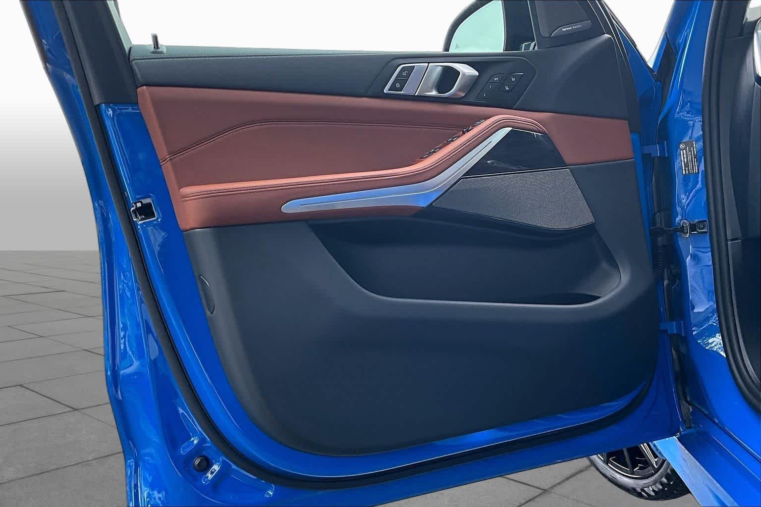 New 2026 Gentian Blue BMW xDrive40i image 10
