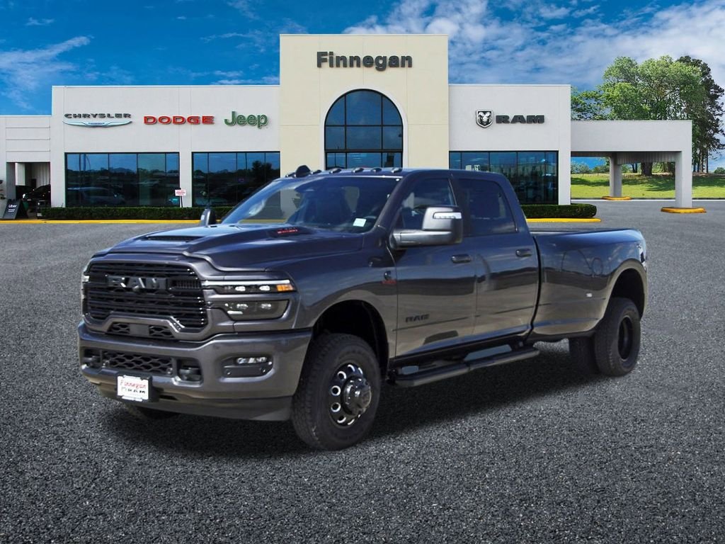 New 2026 Granite Crystal Metallic Clear-Coat Exterior Paint RAM Laramie image 3