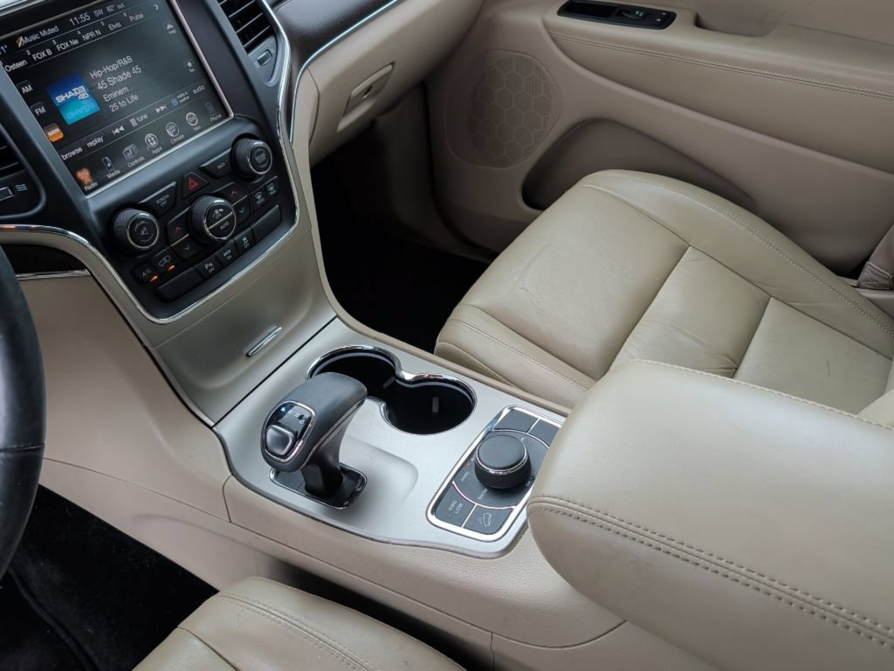 Used 2015 Bright White Clearcoat Jeep Limited image 41