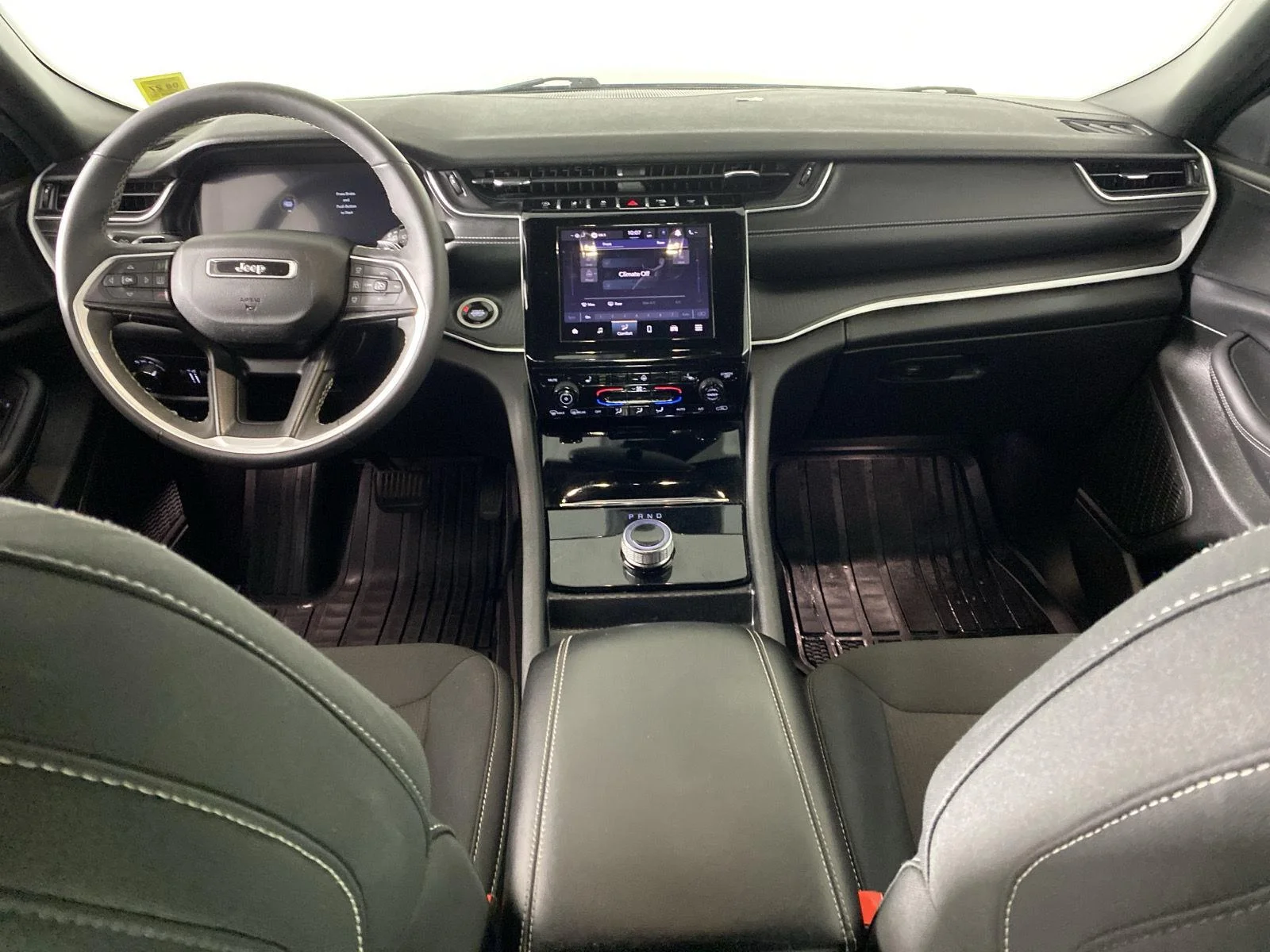 Used 2024 Diamond Black Crystal Pearlcoat Jeep Laredo image 24
