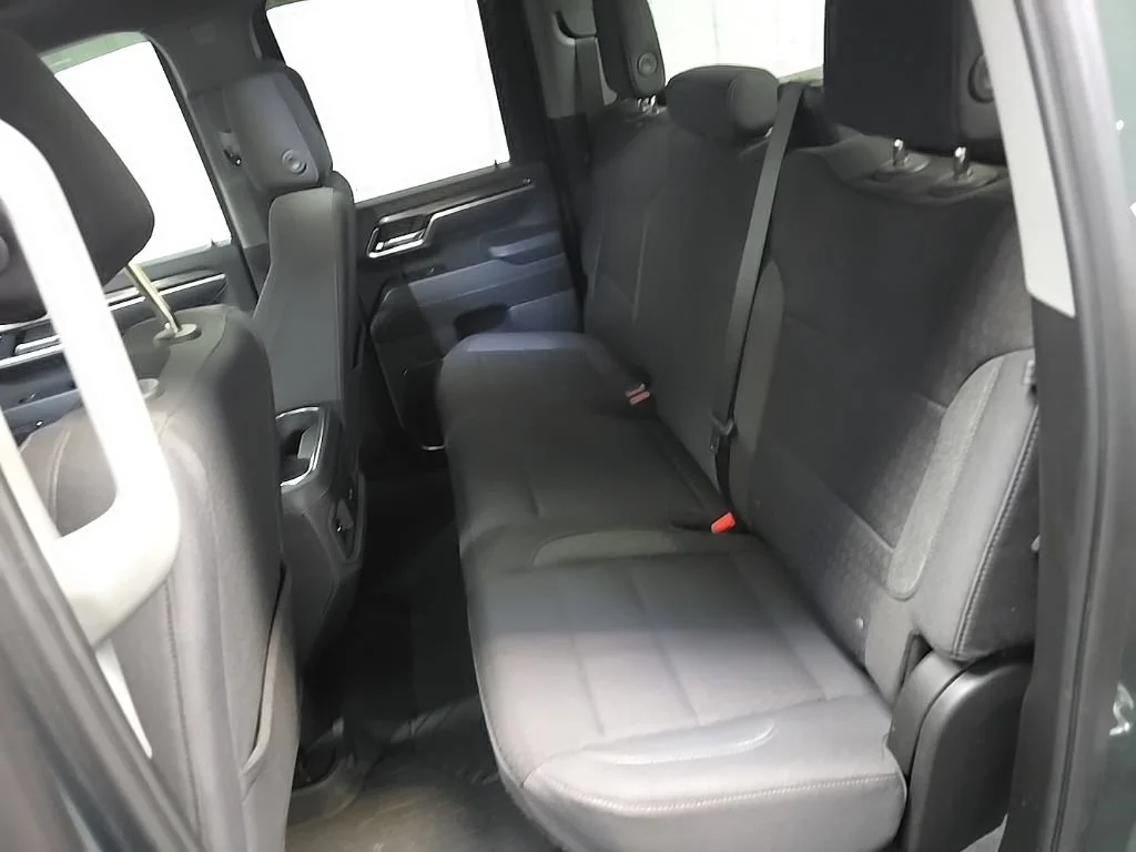 Used 2025 Cypress Gray Chevrolet LT image 31