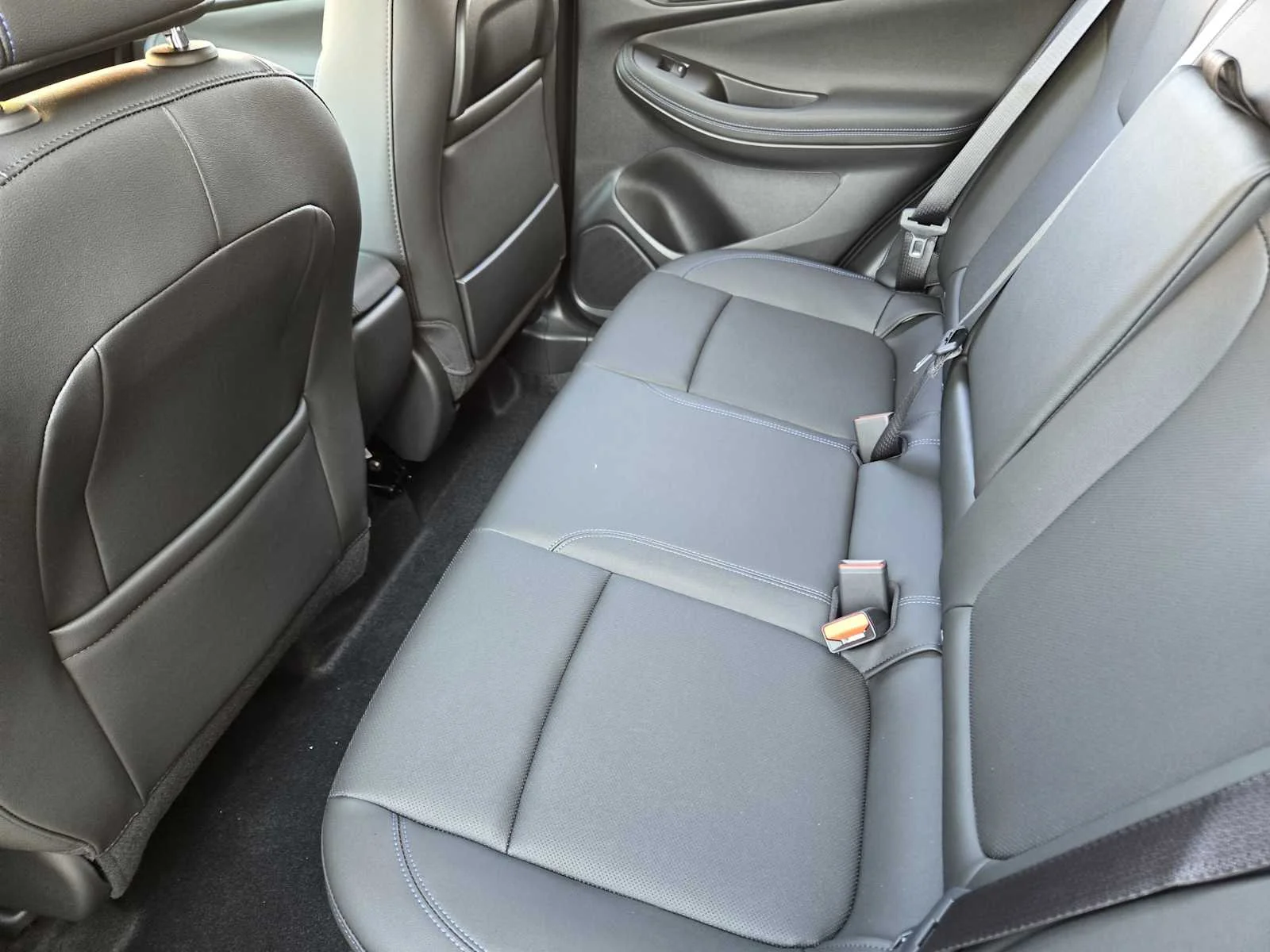 2026 Buick Encore GX Sport Touring - Photo 18