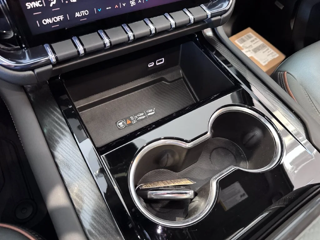 2026 GMC Yukon AT4 - Photo 28