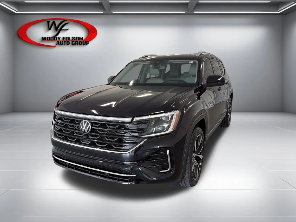 Used 2024 Black Volkswagen 2.0T SEL Premium R-Line image 3
