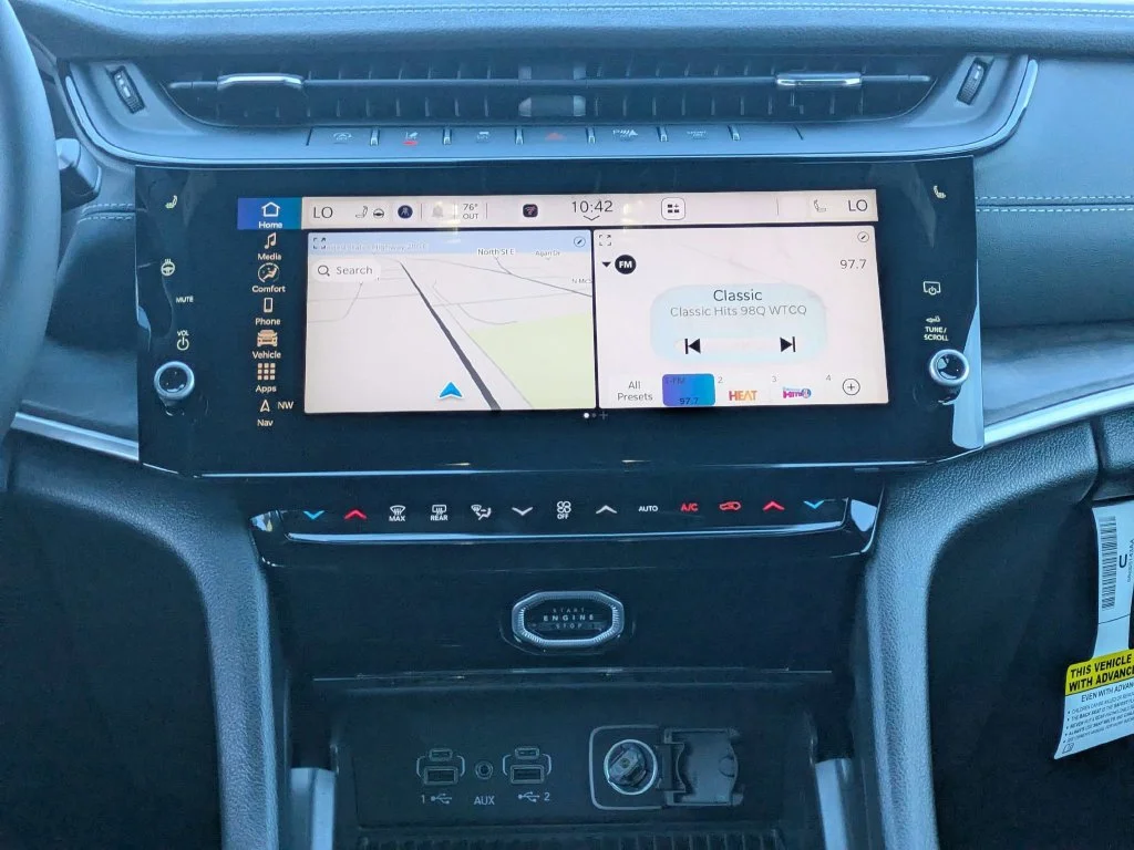 New 2027 Sting-Gray Clear-Coat Paint Jeep  image 19