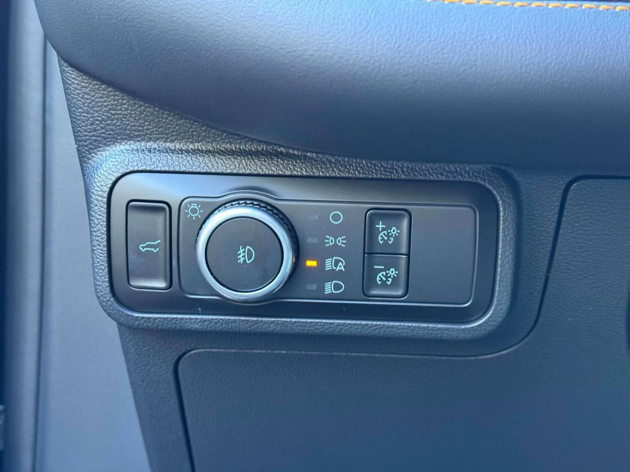 Used 2026 AGATE BLACK METALLIC Ford Tremor image 19