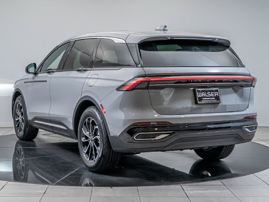 Used 2026 Gray Matter Metallic Cc Lincoln Premiere image 6