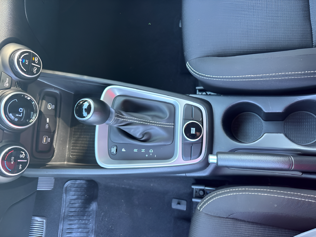 Used 2025 Blue Hyundai SEL image 19
