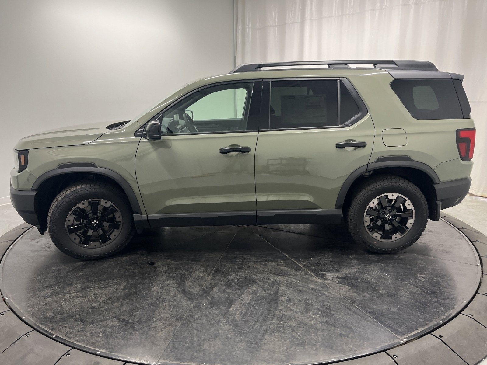 Certified Used 2026 Ash Green Metallic Honda TrailSport Elite image 3