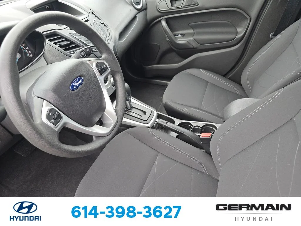 Used 2019 Gray Ford SE image 18