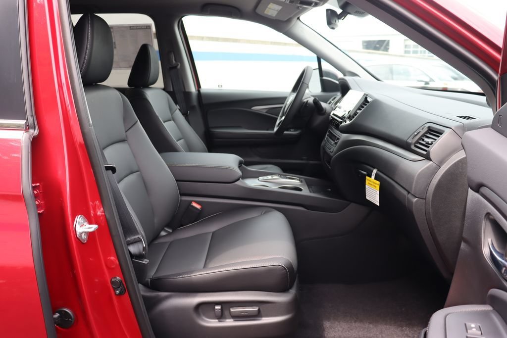 New 2026 Radiant Red Metallic II Honda RTL image 19