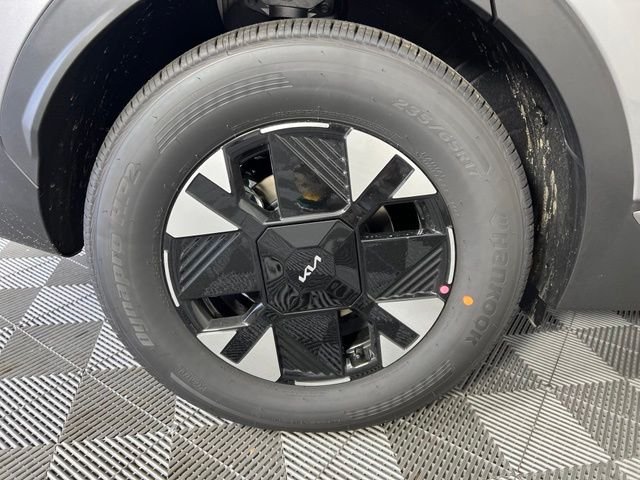 New 2026 Gray Kia LX image 38