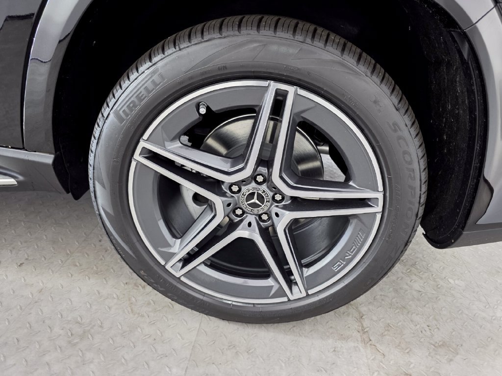 New 2026 Black Mercedes-Benz GLS 450 image 14