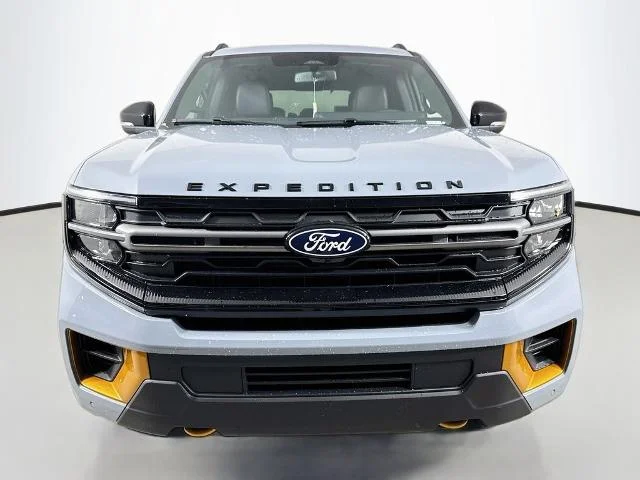 New 2027 Glacier Gray Metallic Tri-Coat Ford Tremor® image 37