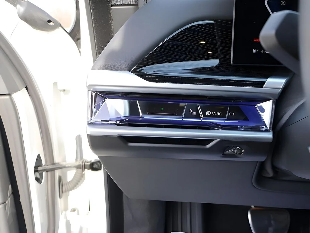 2025 BMW 7 Series 740i - Photo 38
