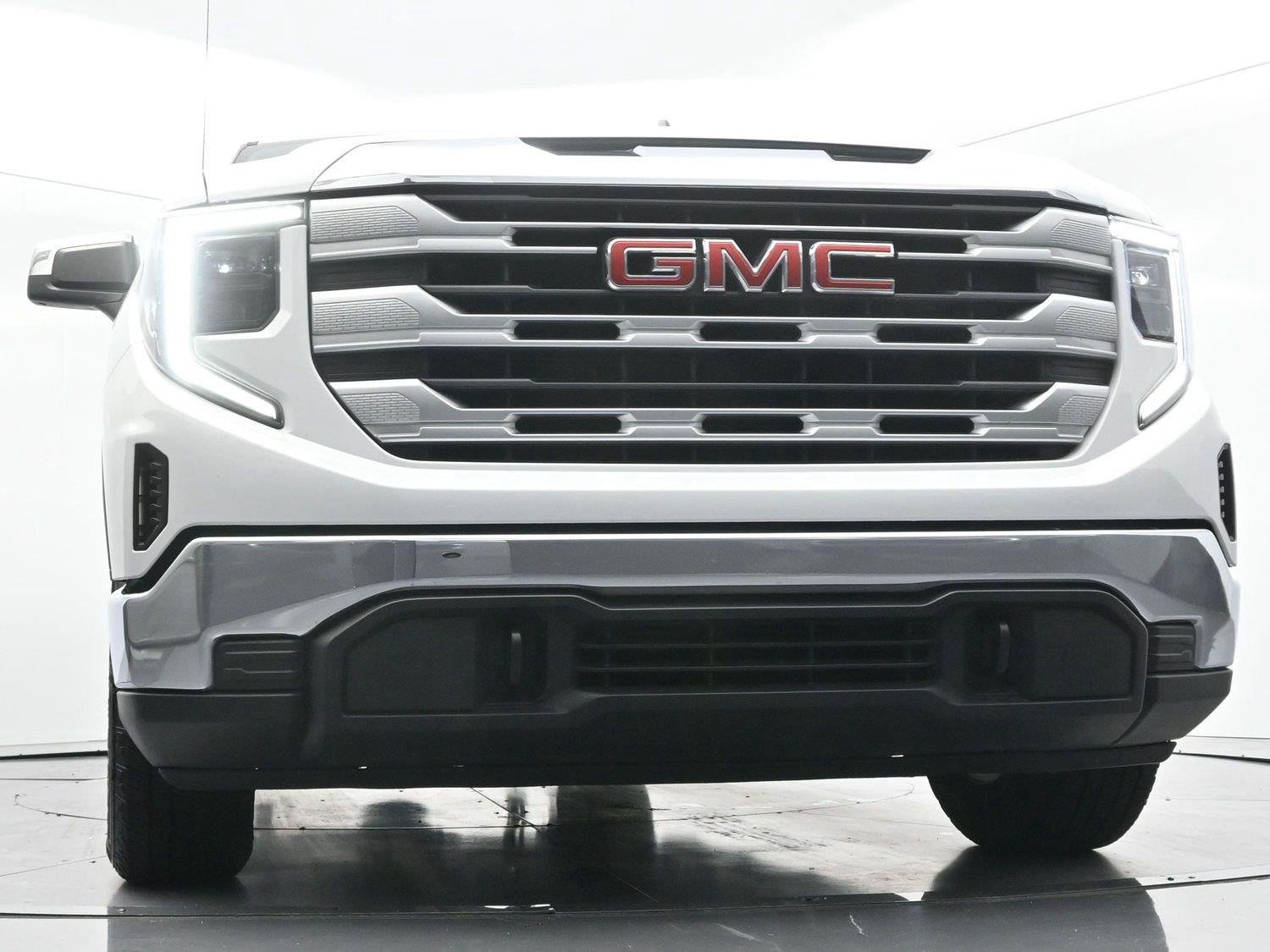 Used 2024 Summit White GMC SLE image 42