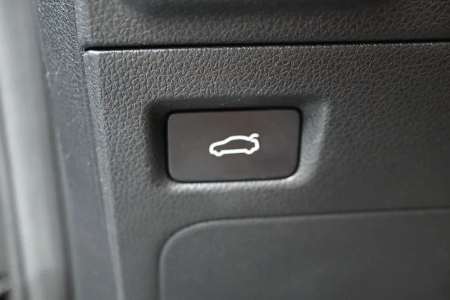 Used 2023 Black Kia GT-Line image 30