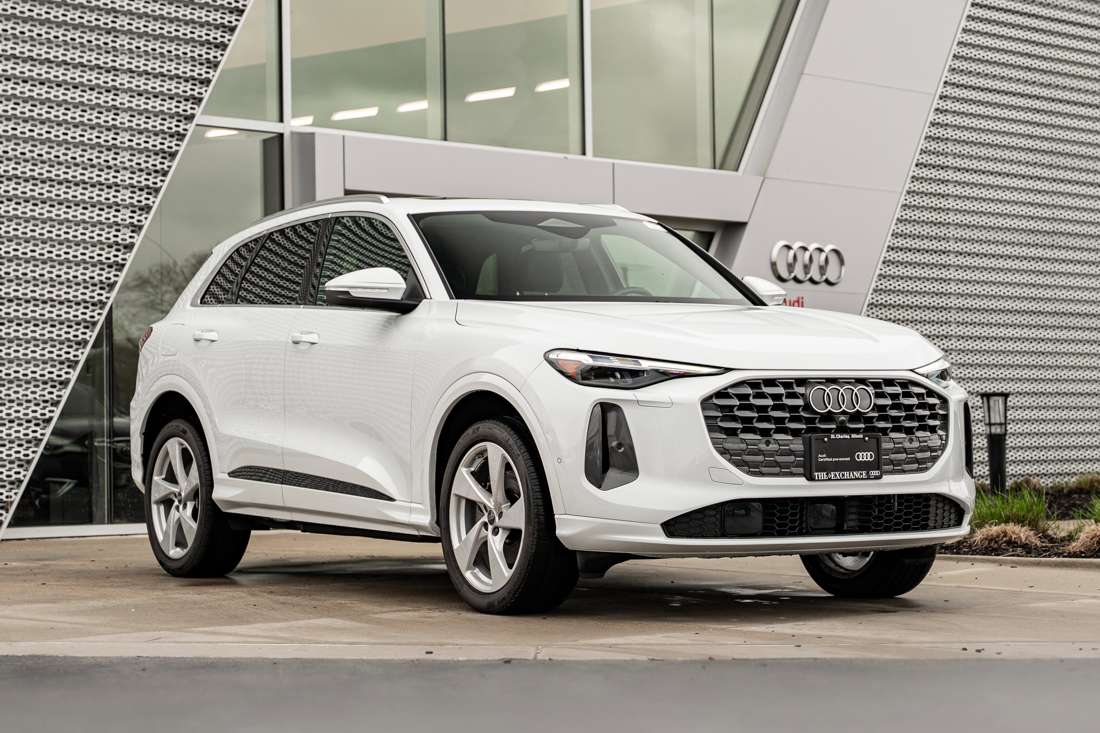 2025 Audi Q5 40 Premium Plus's photo
