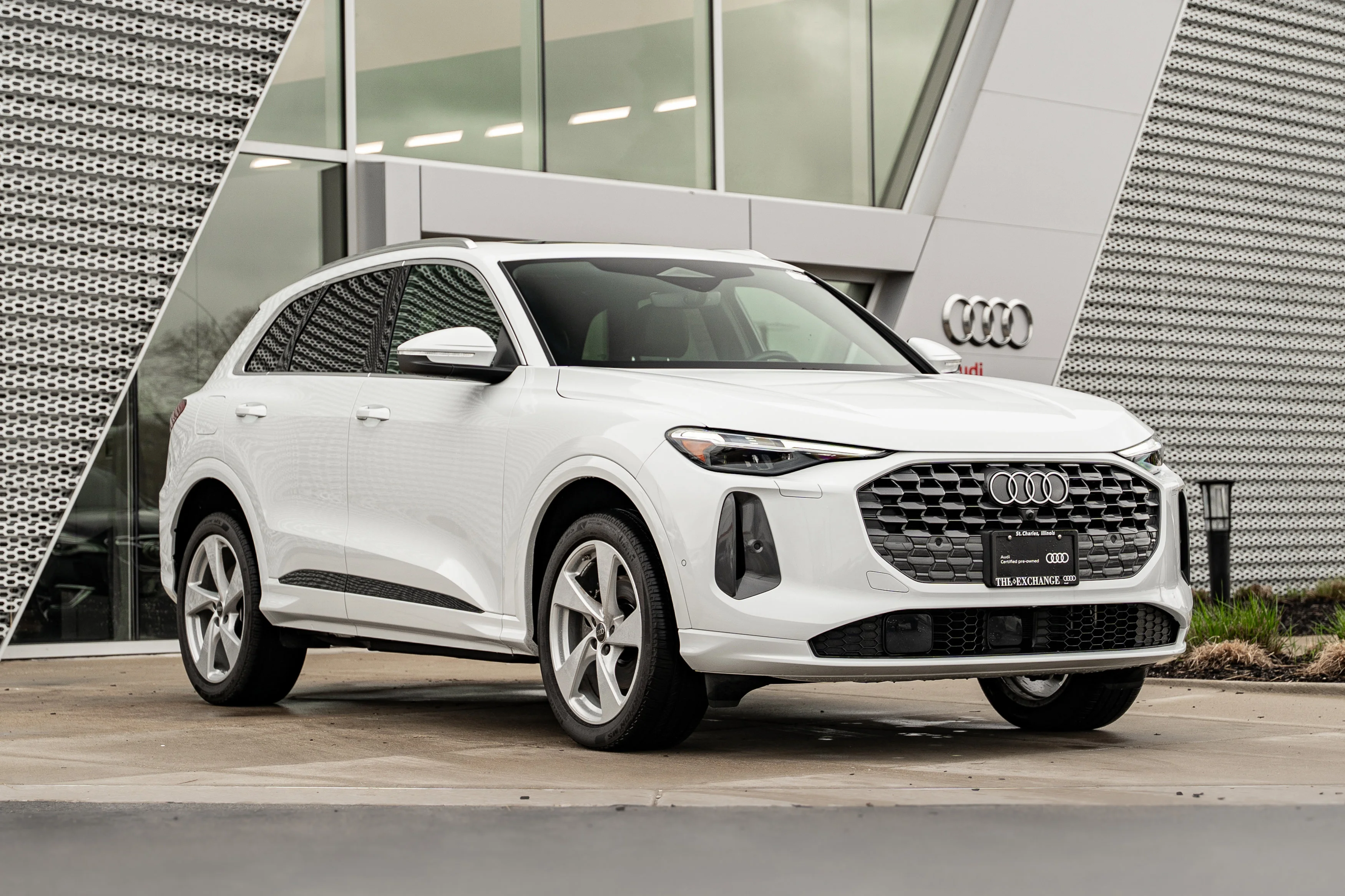 2025 Audi Q5 40 Premium Plus's photo
