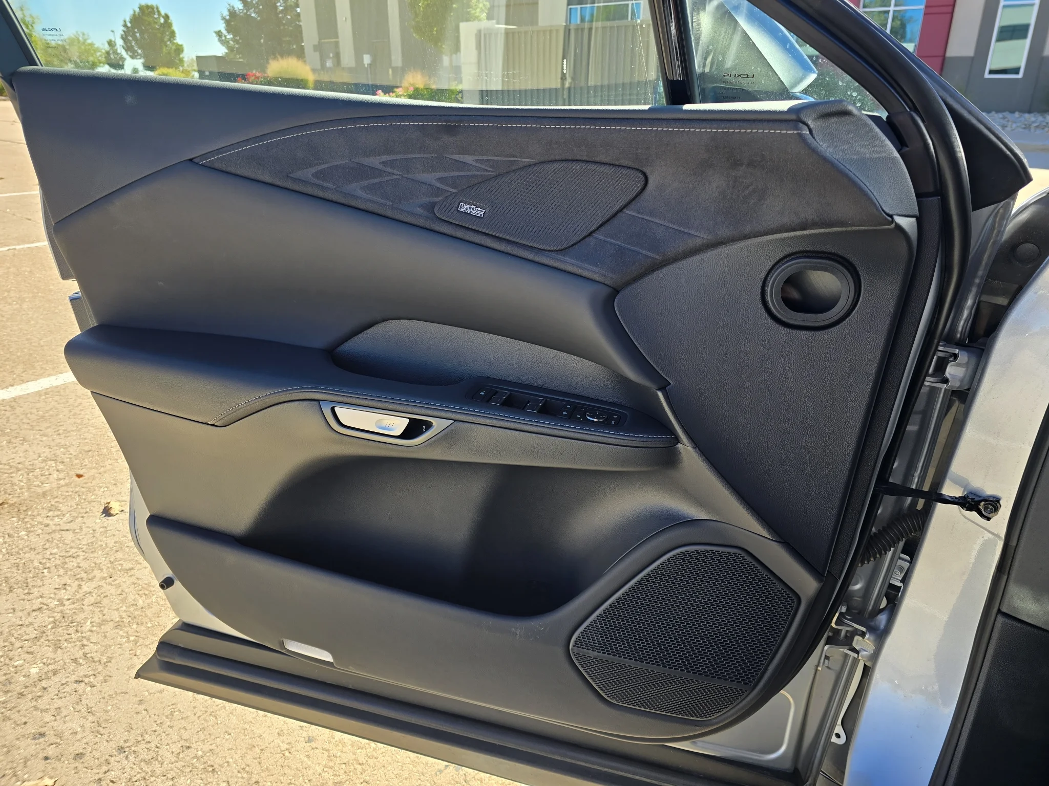 Used 2023 Iridium Lexus Luxury image 17