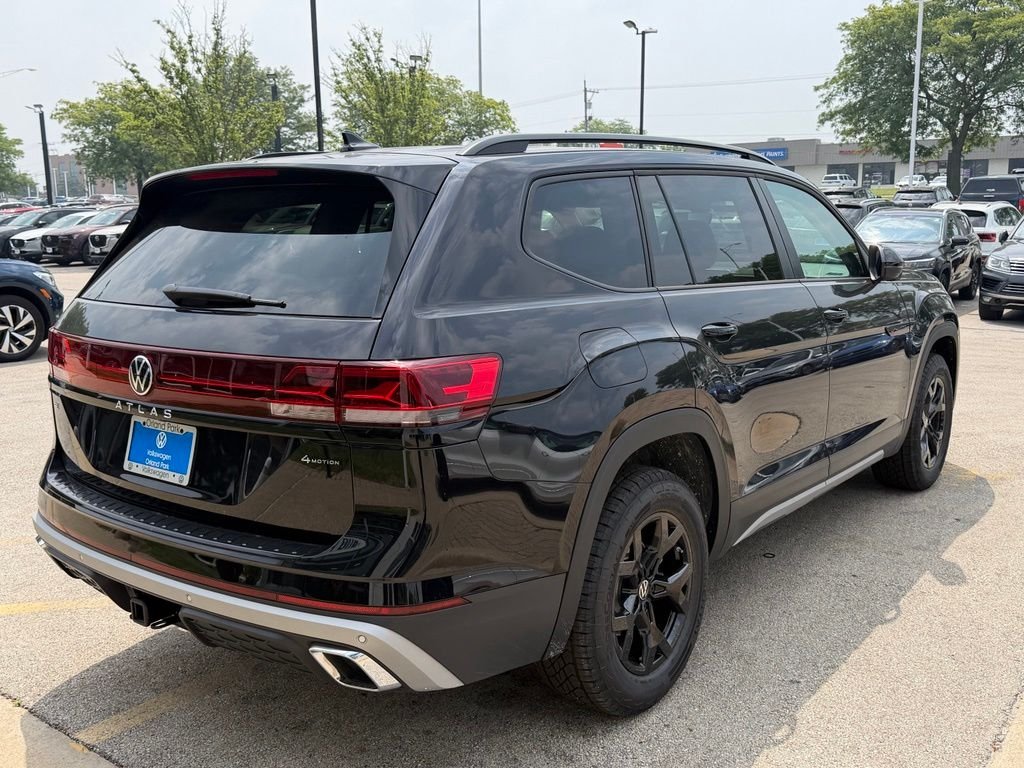 New 2026 Deep Black Pearl Volkswagen 2.0T Peak Edition image 3