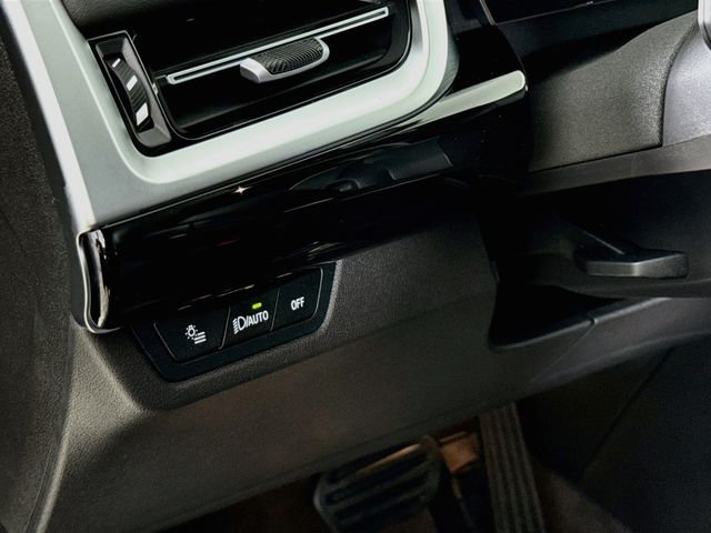 New 2026 Silver Metallic BMW xDrive28i image 10