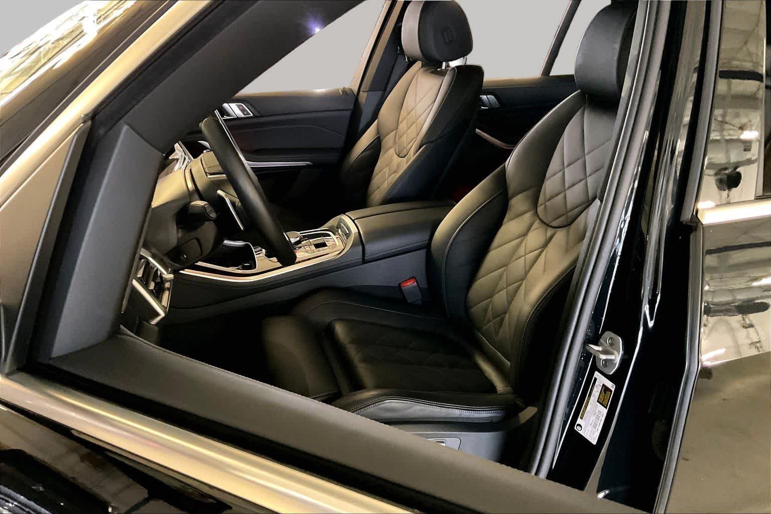Used 2026  BMW sDrive40i image 7