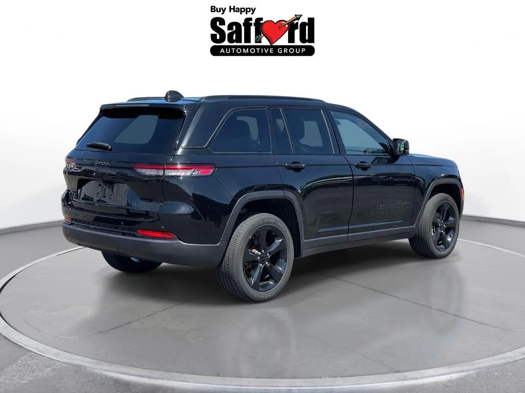 Used 2023 Black Jeep Altitude X image 9