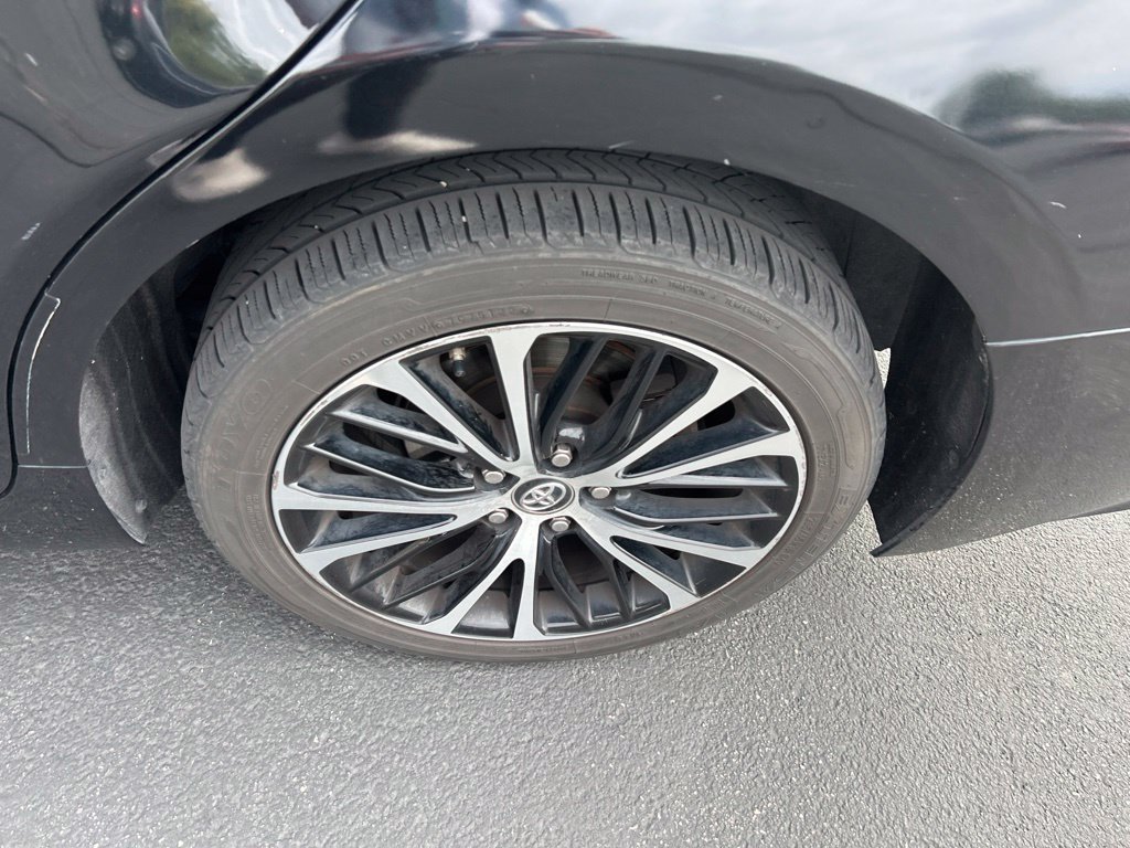 Used 2018 Midnight Black Metallic Toyota SE image 14