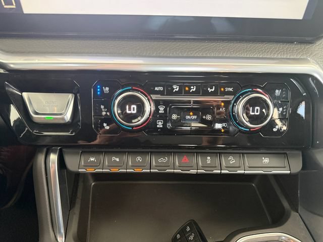 Used 2023 WHITE FROST TRICOAT GMC Denali image 29